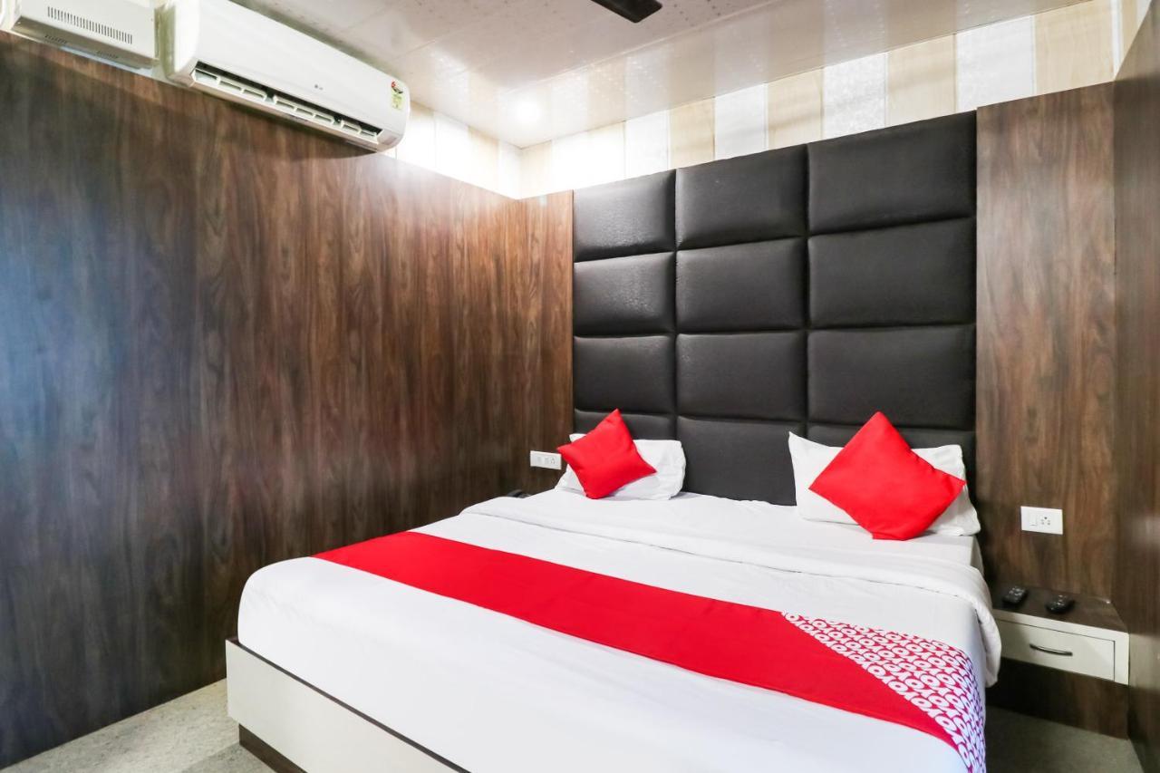 Oyo 6908 Hotel Royal City Azamgarh Экстерьер фото