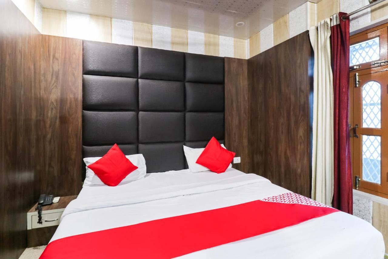 Oyo 6908 Hotel Royal City Azamgarh Экстерьер фото