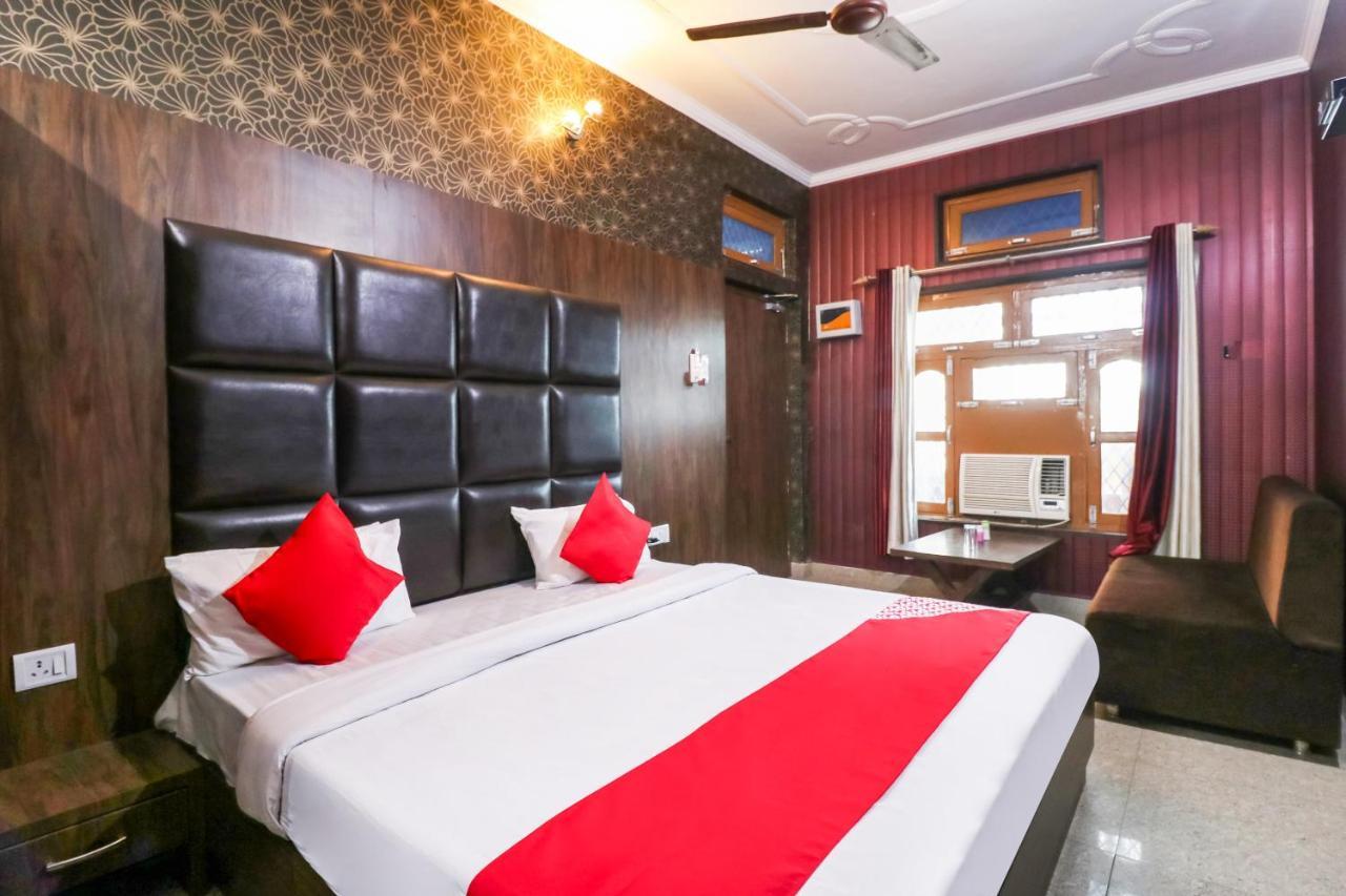 Oyo 6908 Hotel Royal City Azamgarh Экстерьер фото