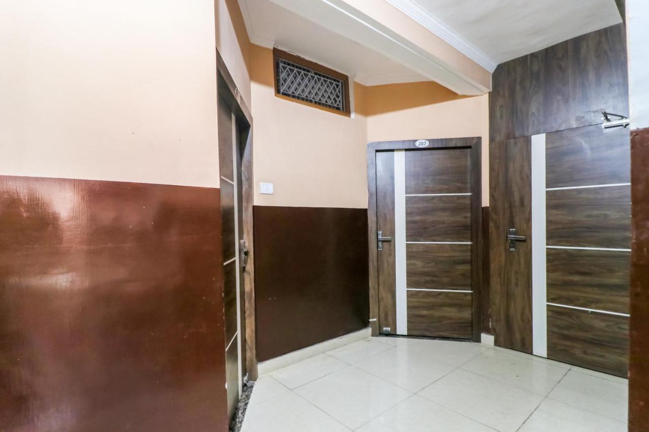 Oyo 6908 Hotel Royal City Azamgarh Экстерьер фото