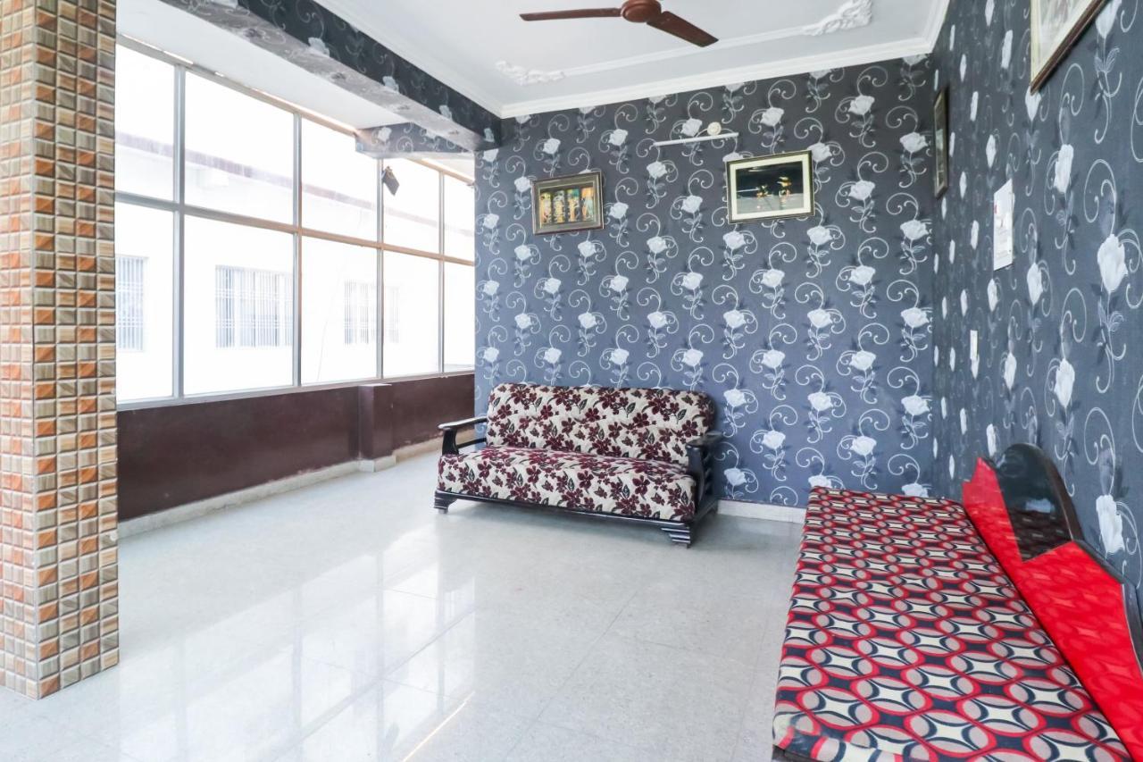 Oyo 6908 Hotel Royal City Azamgarh Экстерьер фото