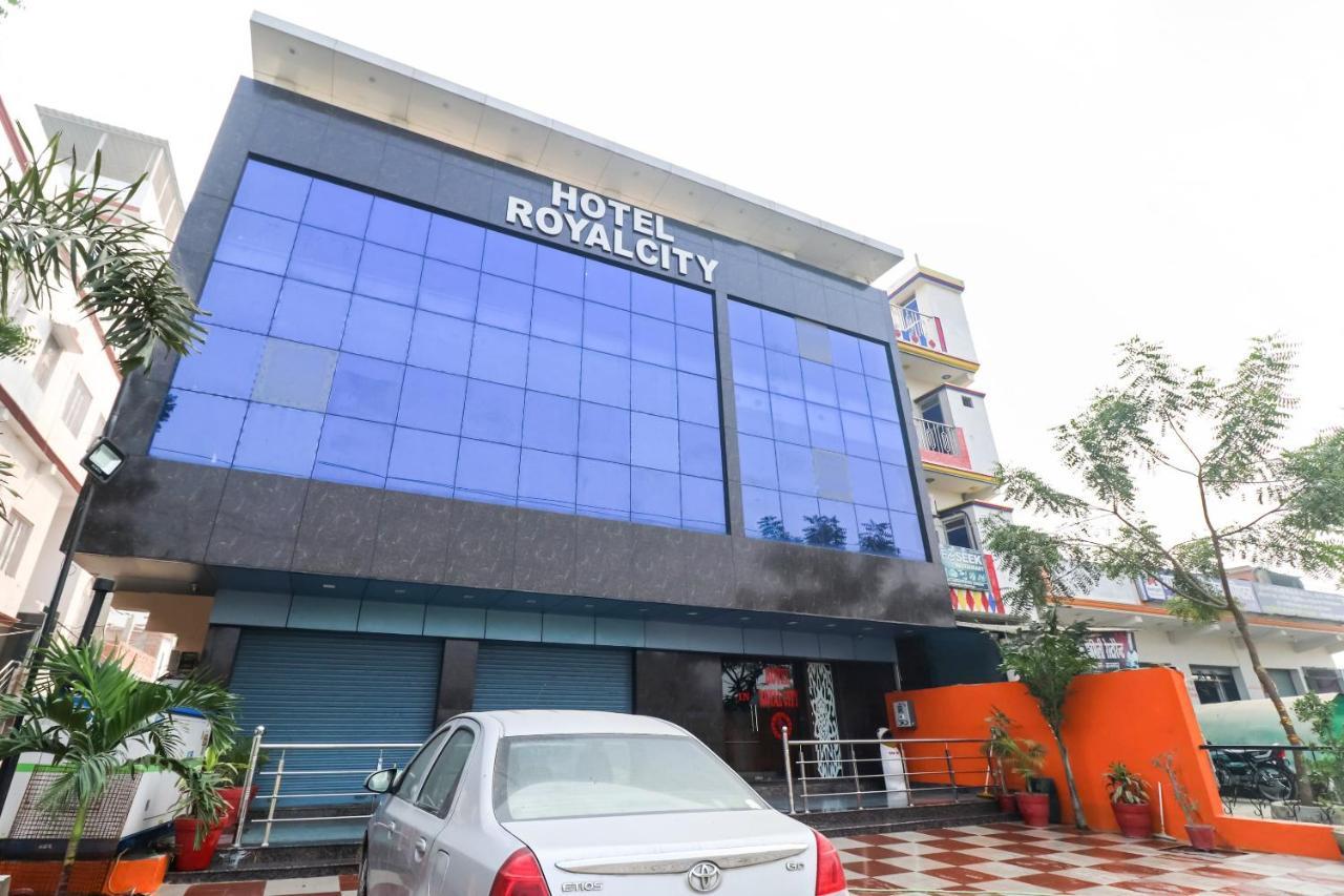 Oyo 6908 Hotel Royal City Azamgarh Экстерьер фото